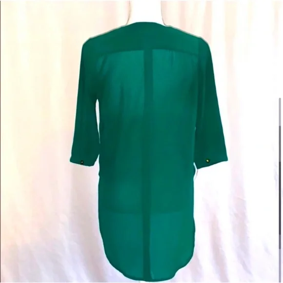 AKIRA Sheer High/Low Top - Picture 3 of 6